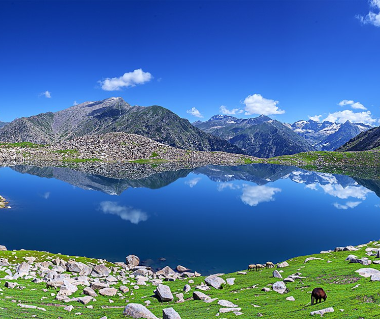 1280px-DARAAL_LAKE_Swat_valley